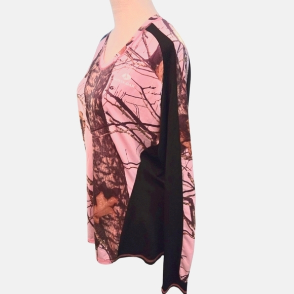 Mossy Oak Breakup Infinity Long Sleeve Camo Tee Pink and Black V-neck Women's XL - Picture 2 of 11